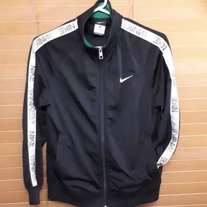 4/30 Nike zip up jacket